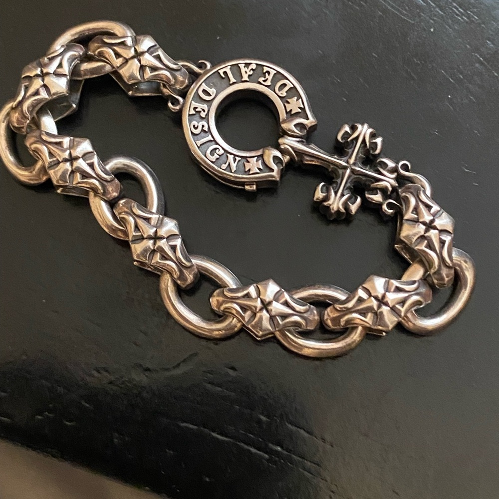 Deal Design Silver Chain Bracelet with Cross Detail